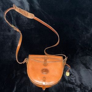 Dooney&Bourke vintage leather cross body bag in excellent condition